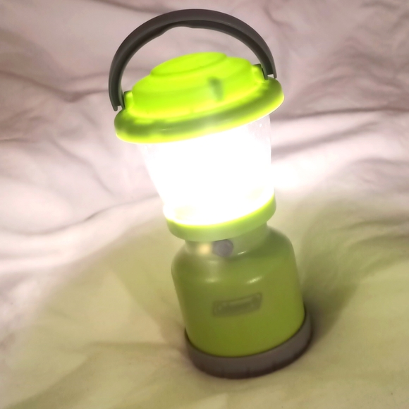 Price Drop!!!!!  Portable Coleman Lantern - Picture 2 of 3